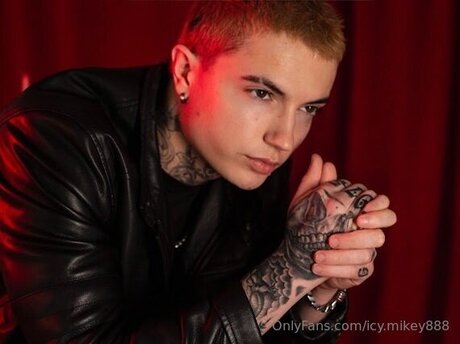 Icy Mikey888 nackt pornographische bilder