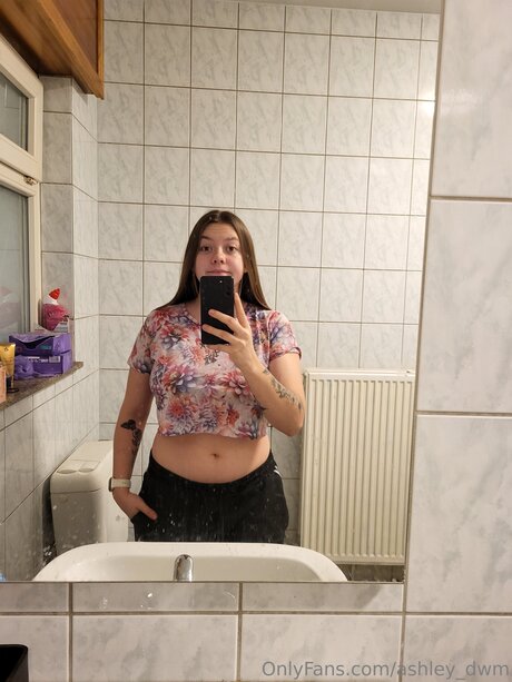Ashley Dwm schöne nacktheit bilder