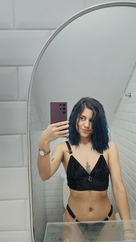 Saralatinafree hd foto