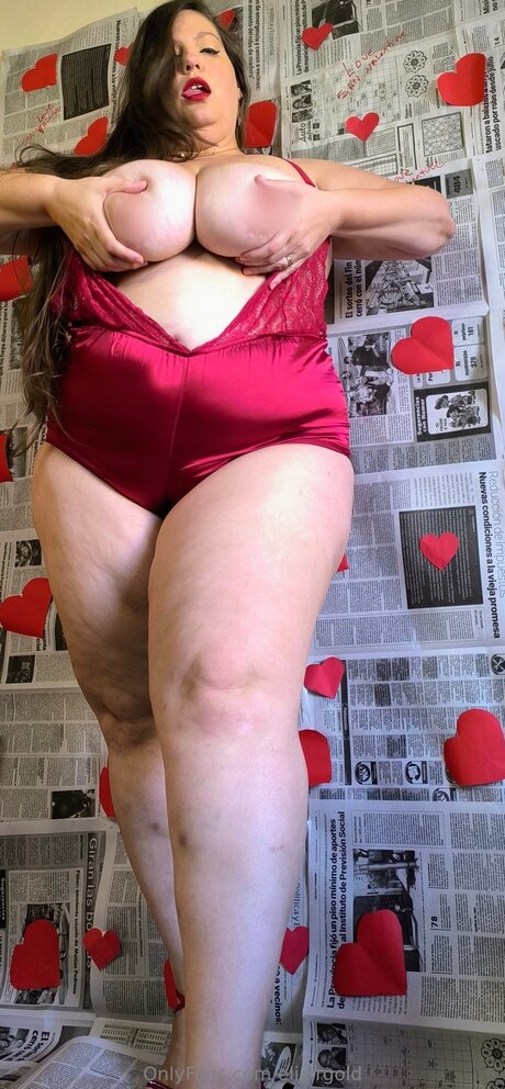 Elixirgold model heiße bilder