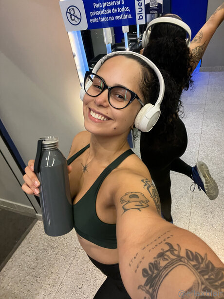 Ellaxblair hübsche erwachsene foto