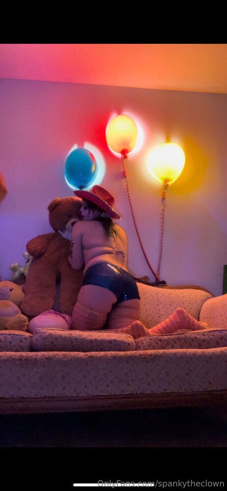 Spankytheclown nacktheit nette bild