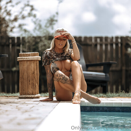 Ellierae 00 nackt erotische bilder