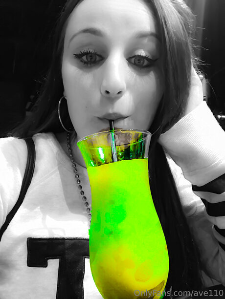 Ave110 erwachsene heiße bild