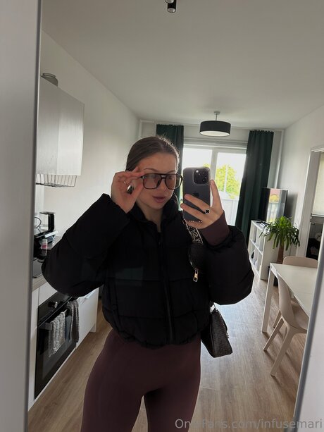 Infusemari nackt erotische bild