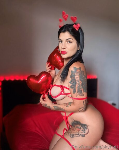 Skyhott nacktheit exklusive bilder