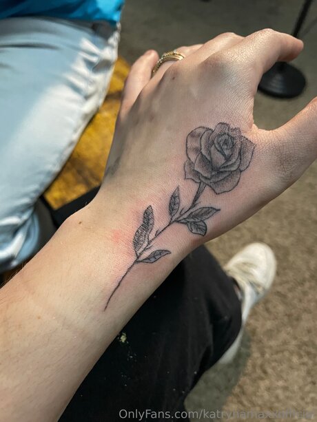 Katrynamaxxofficial nette bild