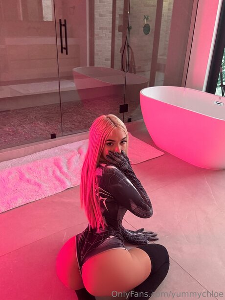 Yummychloe pornostar xxx foto