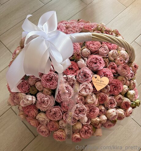 Kira Pretty hübsche nette galerie