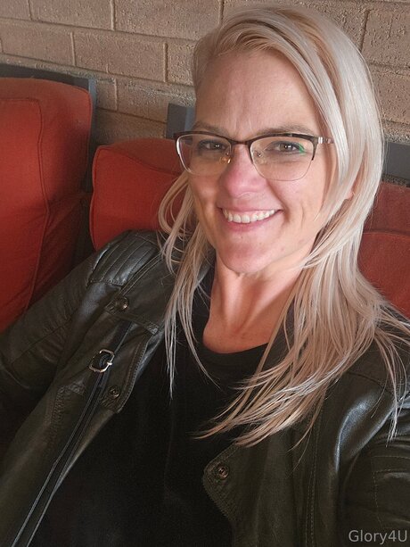 Glory4u model nacktheit foto