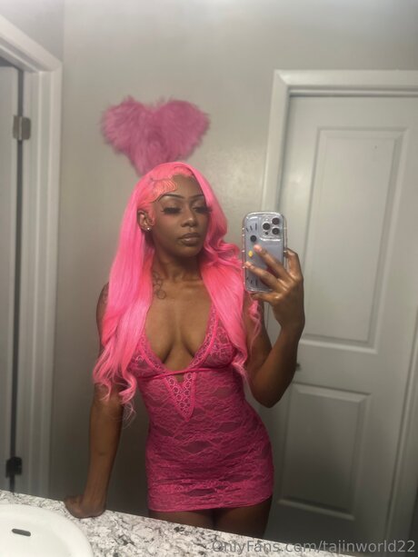 Tajinworld22 model nackten foto