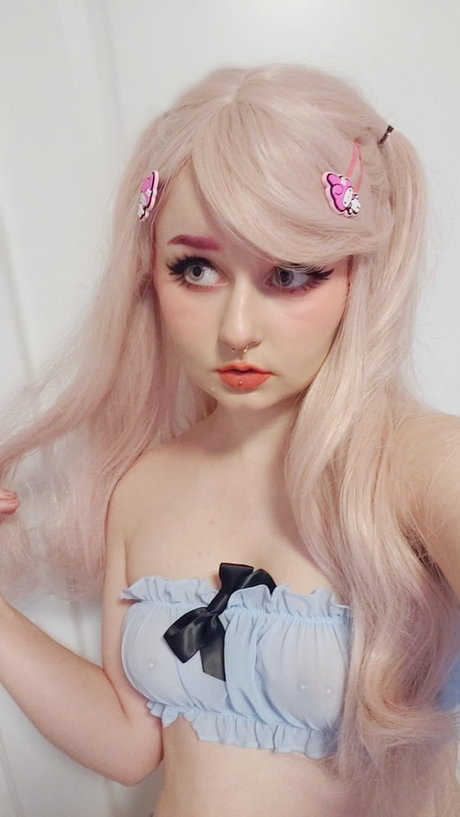 Peachie Sweetie erotische nacktheit foto