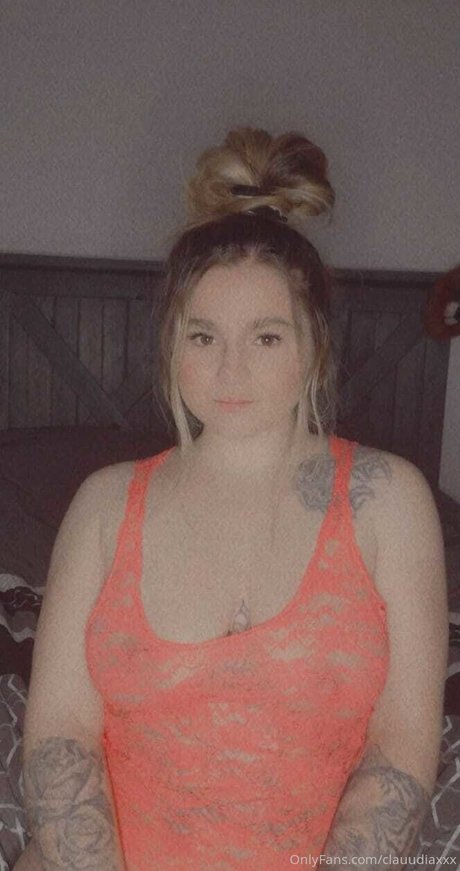 brünette frau onlyfans nackt hübsche bilder