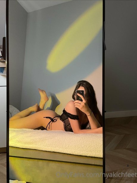 Nyakich sexy pornostar bild