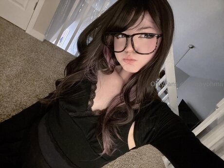 Nayohmii schauspielerin kunst foto