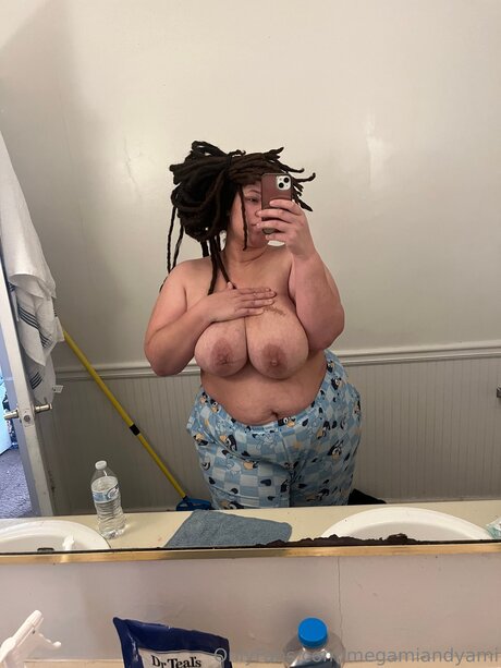 Megamiandyami nackt top galerien