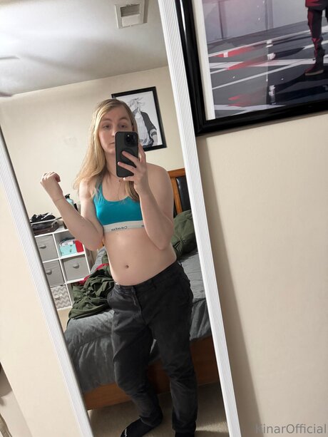 Kinarofficial erotische nackt foto