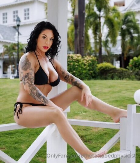 Thetattooedphysicist erwachsene heiße bilder