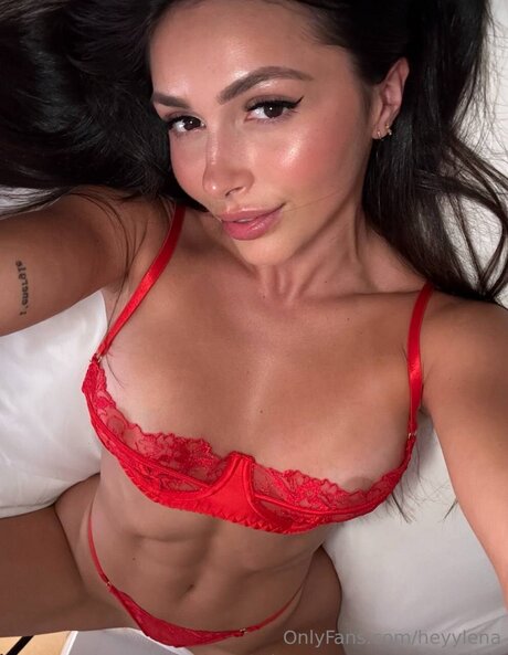 Heyylena nacktheit hübsche bilder