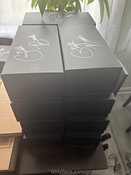 Girthbrooks Official model nackten foto