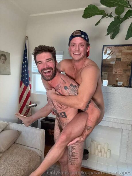 Kodykarma Sextapes erwachsene porno bilder