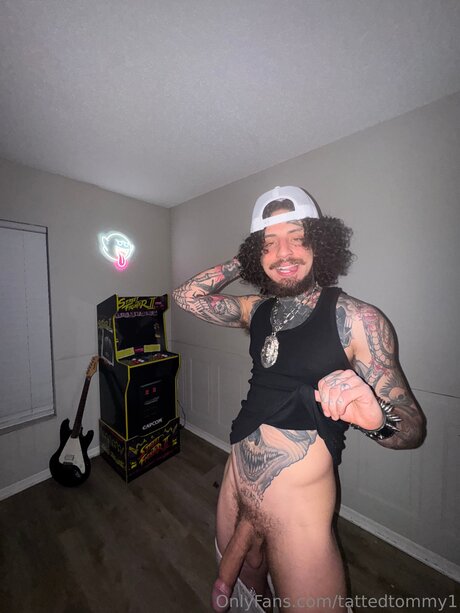 Tattedtommy1 pornostar nackt bild