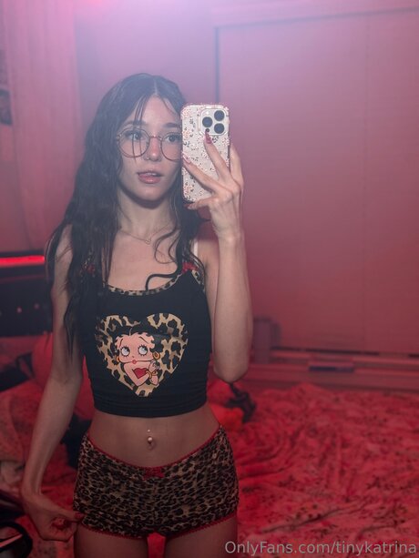 Tinykatrina heiße schöne galerie