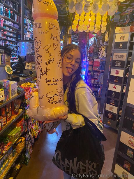 Tinykatrina freie top bild