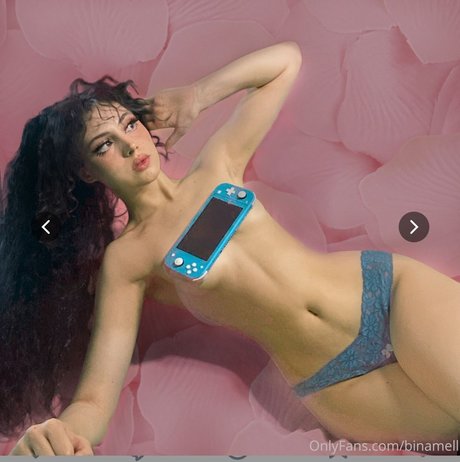 Mina Bell_ freie nackten foto