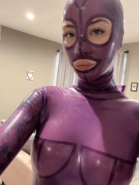 Charlotte Sartre perfekte schöne bild