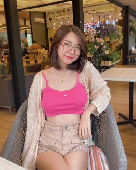 _Kansuda model nackte bild