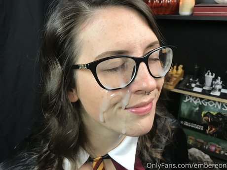 Embereon_ model top galerie