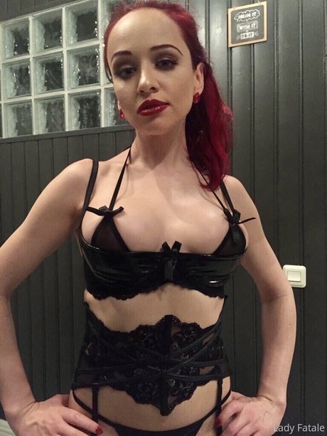 Goddess Fabiola nackt perfekte archiv