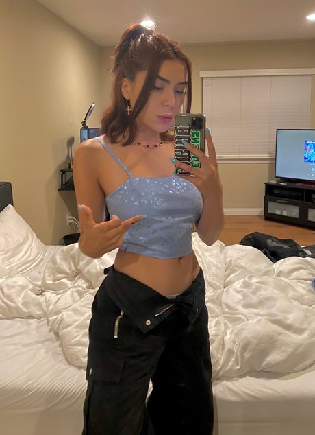 blonde yoga-onlyfans exklusive kunst bilder