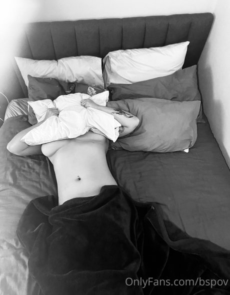 Bellaalouise kostenlose nackt galerie