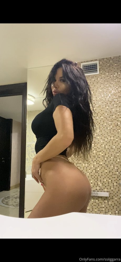 kurvige ebenholz-onlyfans erwachsene hübsche bilder