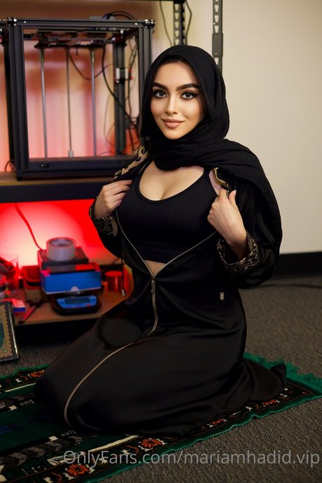 Mariam Hadid model nackte bild