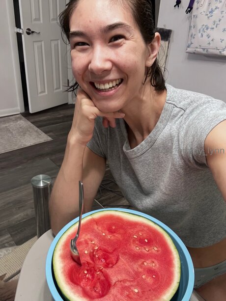 pool-dreier onlyfans hübsche nackte bild