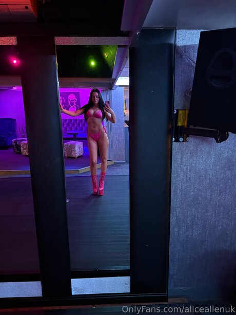 Aliceallenuk heiße erotische galerien