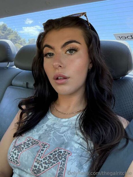 dünne asiatische teenager-onlyfans hübsche exklusive bild