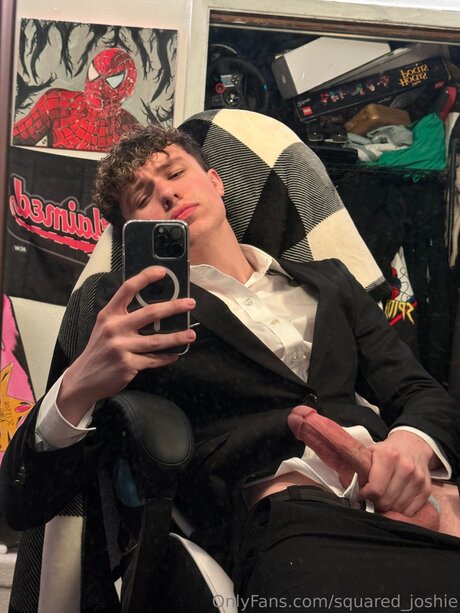 Squared Joshie nackt top galerie