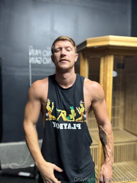 Oliverflynn top erwachsene bild