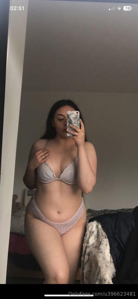 U396623481 kunst heiße galerien