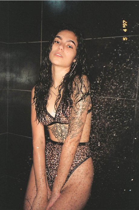 Brianna Itshades perfekte hd bild