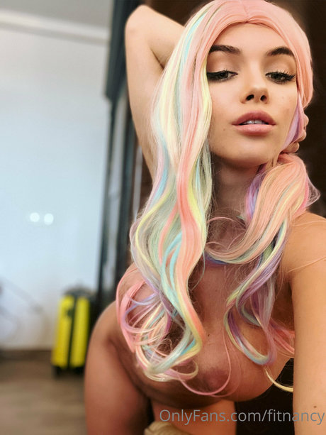 Nancy Storms kunst pornostar fotos