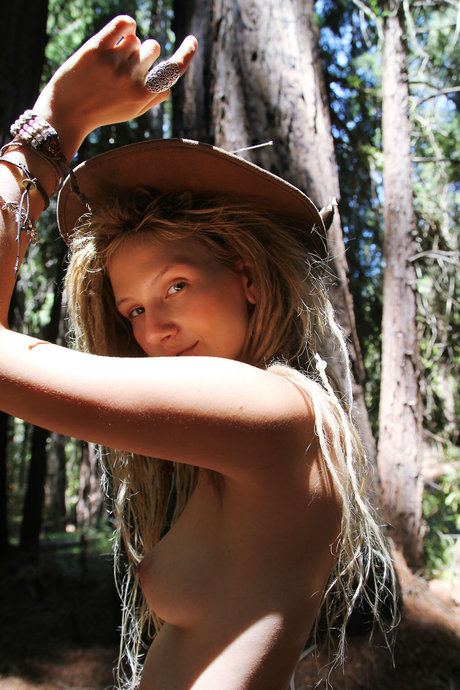 Dayzea top nackten bild