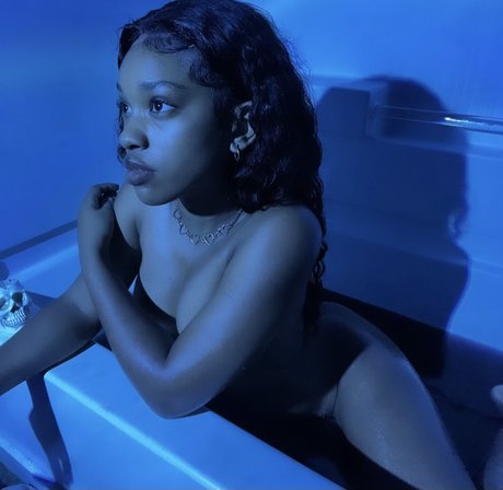 Little Me nackt heiße galerien