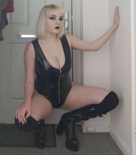 DinosaurQueen porno nackt foto