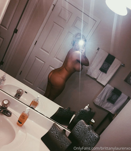 Brittany lauren pornografische bilder