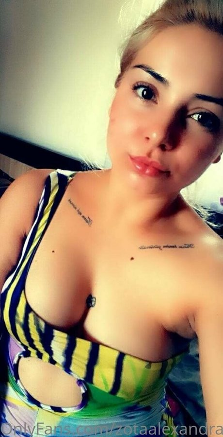 zotaalexandra kostenlose nackt bild